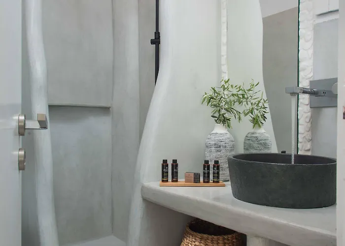 Perla - Delmar Collection